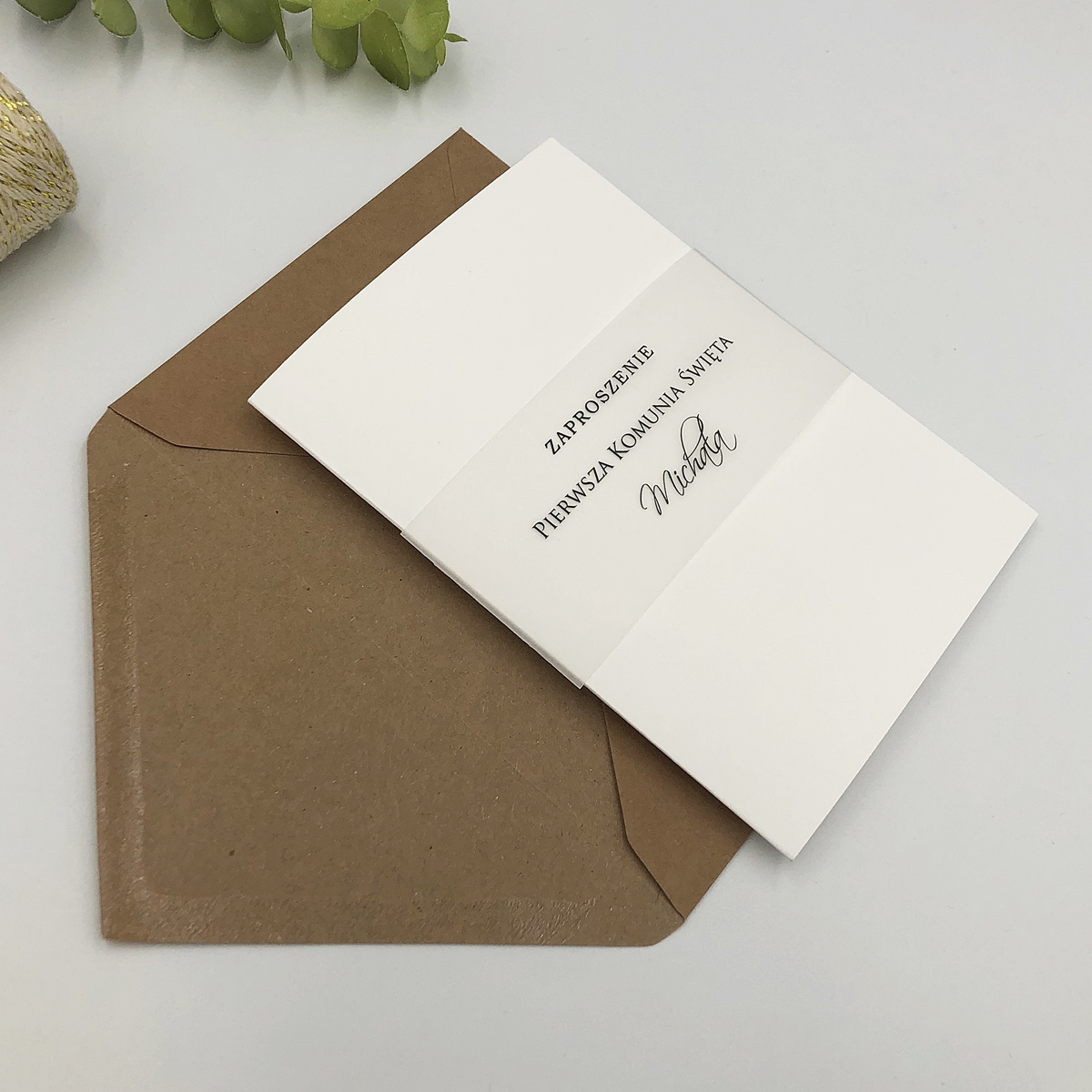 zaproszenia_na_komunię_świętą_chrzest_minimalistyczne_opaska_z_kalki (2)